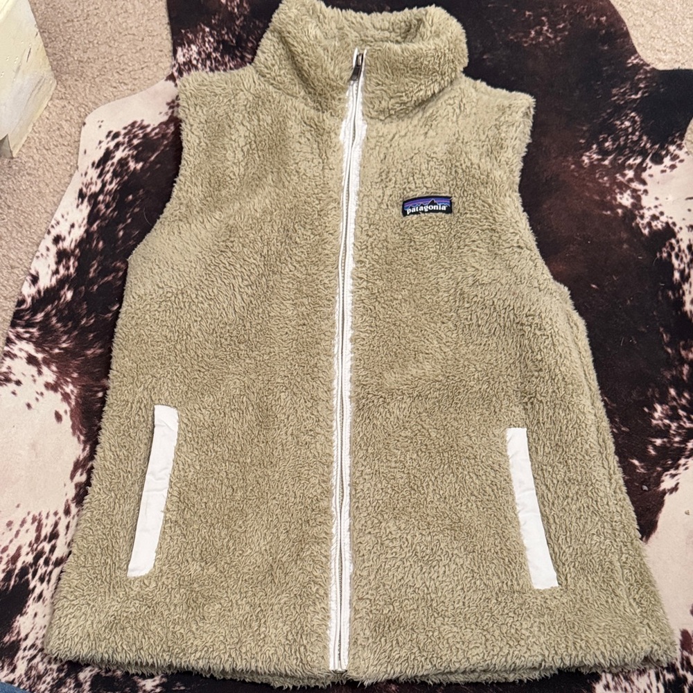 Patagonia Fleece Vest in Tan and White
